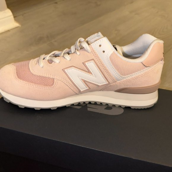 Brand New in Box, New Blanace 574 light pink US size 9.5 (fit like a NB 10) - Picture 3 of 4